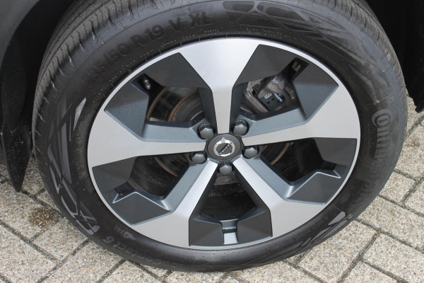 Volvo XC40 B3 177PK Automaat Plus Dark Google infotainment / Draadloos telefoon opladen / Elektrisch bedienbare bestuurdersstoel met geheugen / Adaptieve Cruise Control