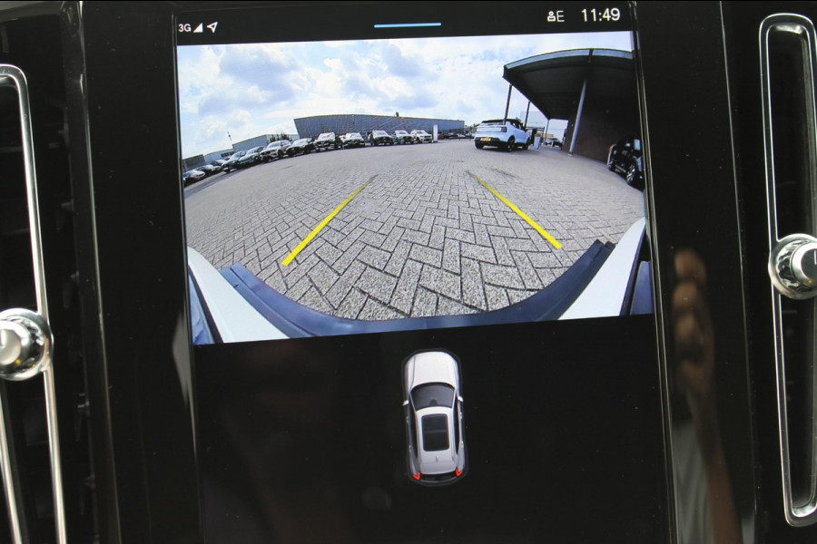 Volvo XC40 B3 177PK Automaat Plus Dark Google infotainment / Draadloos telefoon opladen / Elektrisch bedienbare bestuurdersstoel met geheugen / Adaptieve Cruise Control