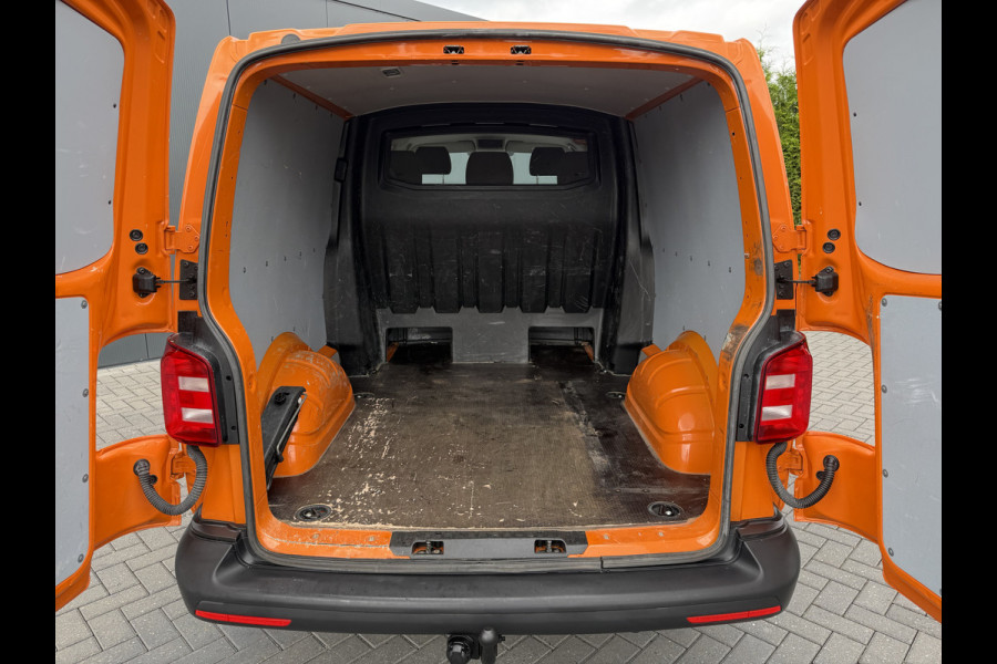 Volkswagen Transporter 2.0 TDI / L2H1 / DUBBELE CABINE / 1e EIG. / TREKHAAK / AIRCO / CRUISE / SIDEBARS