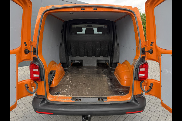 Volkswagen Transporter 2.0 TDI / L2H1 / DUBBELE CABINE / 1e EIG. / TREKHAAK / AIRCO / CRUISE / SIDEBARS