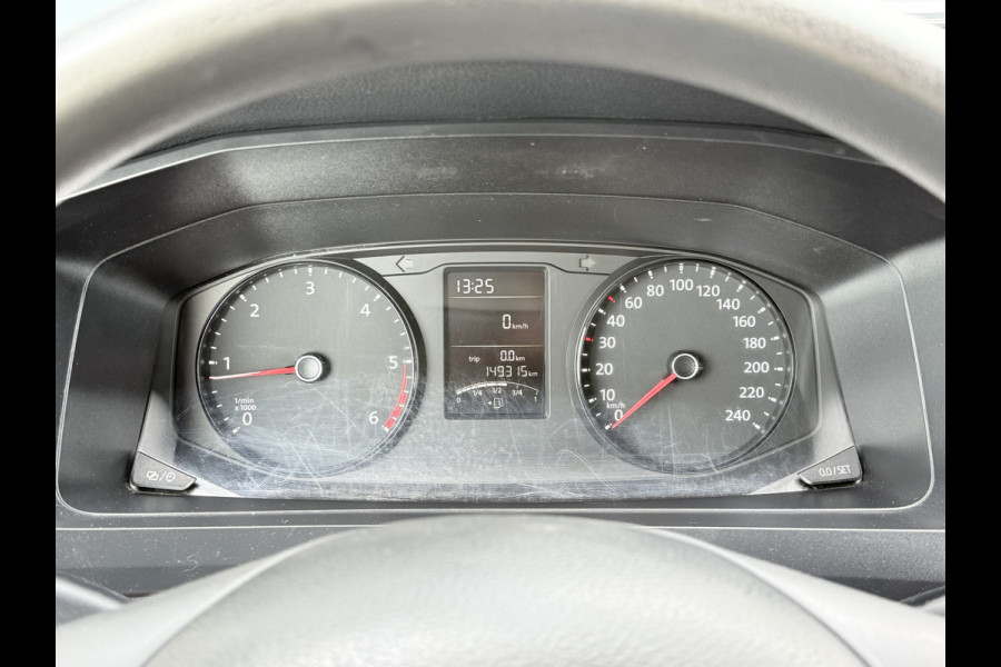 Volkswagen Transporter 2.0 TDI / L2H1 / DUBBELE CABINE / 1e EIG. / TREKHAAK / AIRCO / CRUISE / SIDEBARS