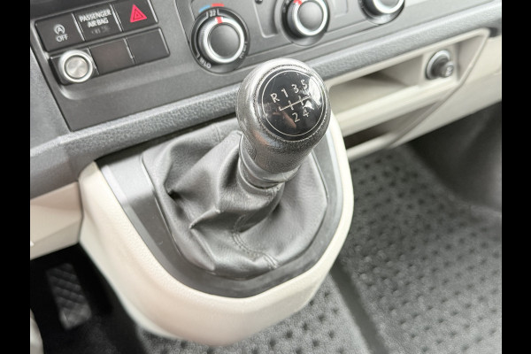 Volkswagen Transporter 2.0 TDI / L2H1 / DUBBELE CABINE / 1e EIG. / TREKHAAK / AIRCO / CRUISE / SIDEBARS