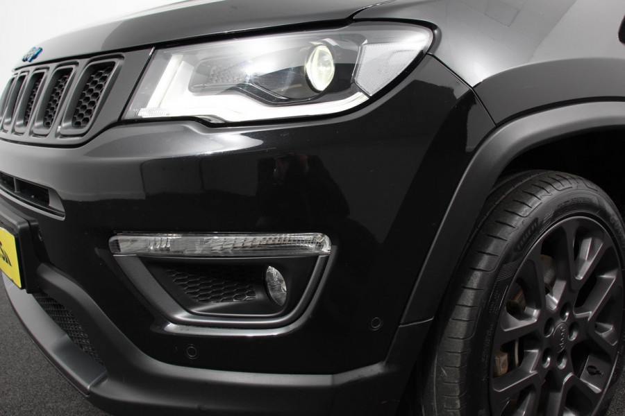Jeep Compass 4xe 240 Plug-in Hybrid S | Navigatie | Apple Carplay/Android auto | Climate Control | Parkeersensoren | Camera | Elektrisch verstelbare bestuurderstoel | Xenon koplampen | Stoelverwarming | Elektrische achterklep | Afneembare trekhaak