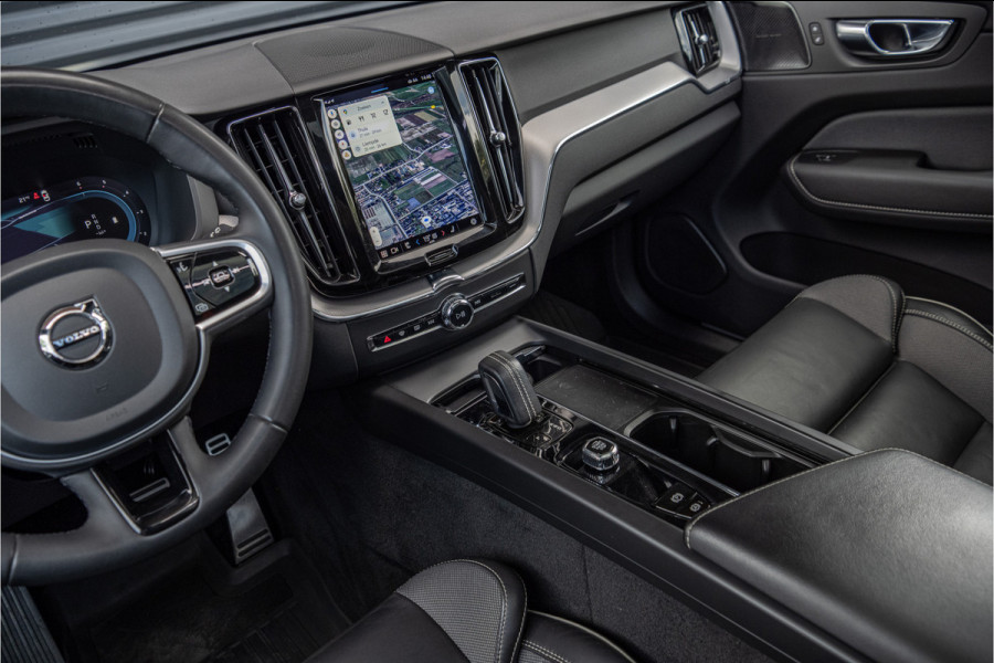 Volvo XC60 2.0 B4 R-Design -Diesel- Dark - Standkachel - H/K - Trekhaak