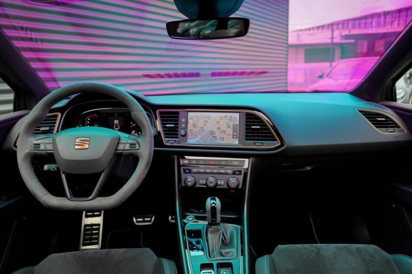 Seat León ST 2.0 TSI 4DRIVE CUPRA R Ultimate Edition / Pano / Carplay