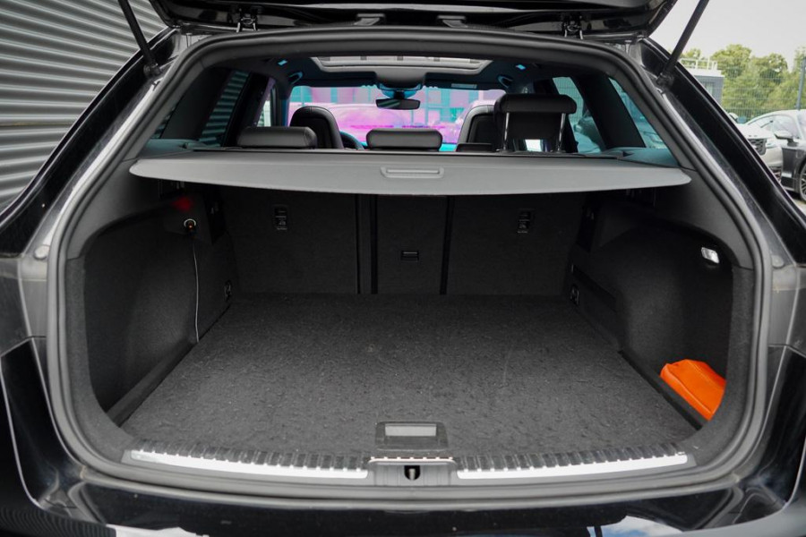 Seat León ST 2.0 TSI 4DRIVE CUPRA R Ultimate Edition / Pano / Carplay