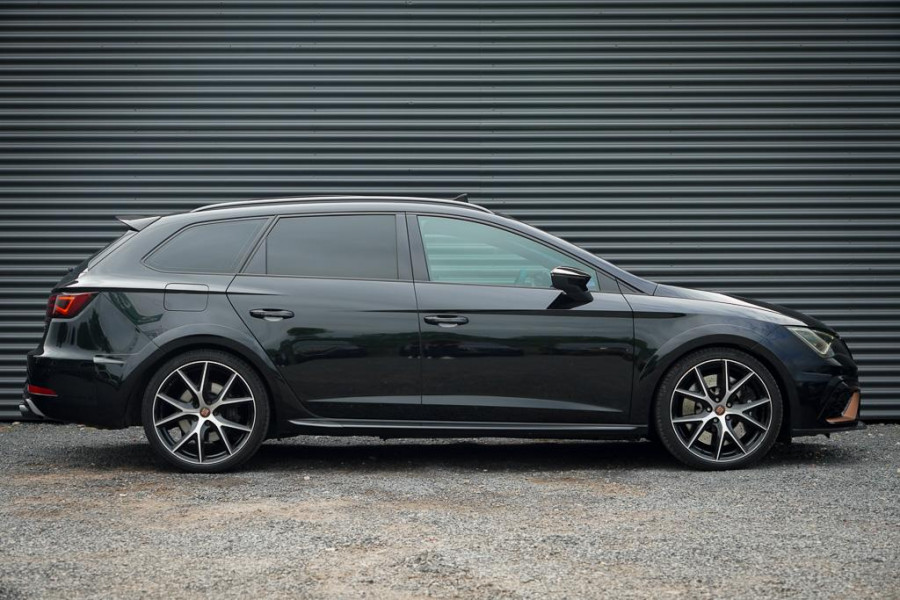 Seat León ST 2.0 TSI 4DRIVE CUPRA R Ultimate Edition / Pano / Carplay