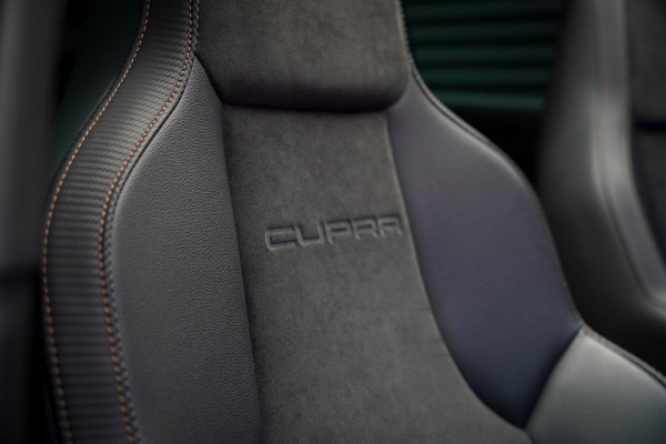 Seat León ST 2.0 TSI 4DRIVE CUPRA R Ultimate Edition / Pano / Carplay