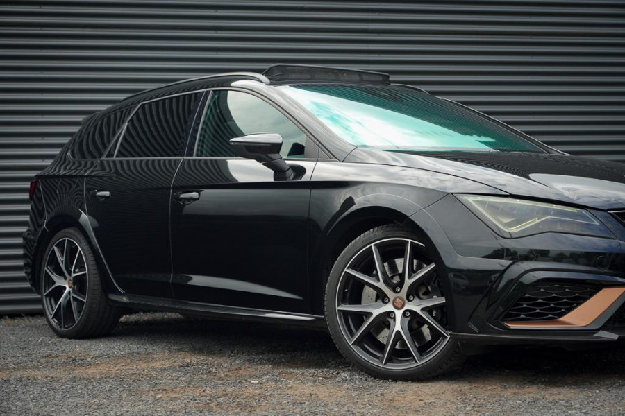 Seat León ST 2.0 TSI 4DRIVE CUPRA R Ultimate Edition / Pano / Carplay