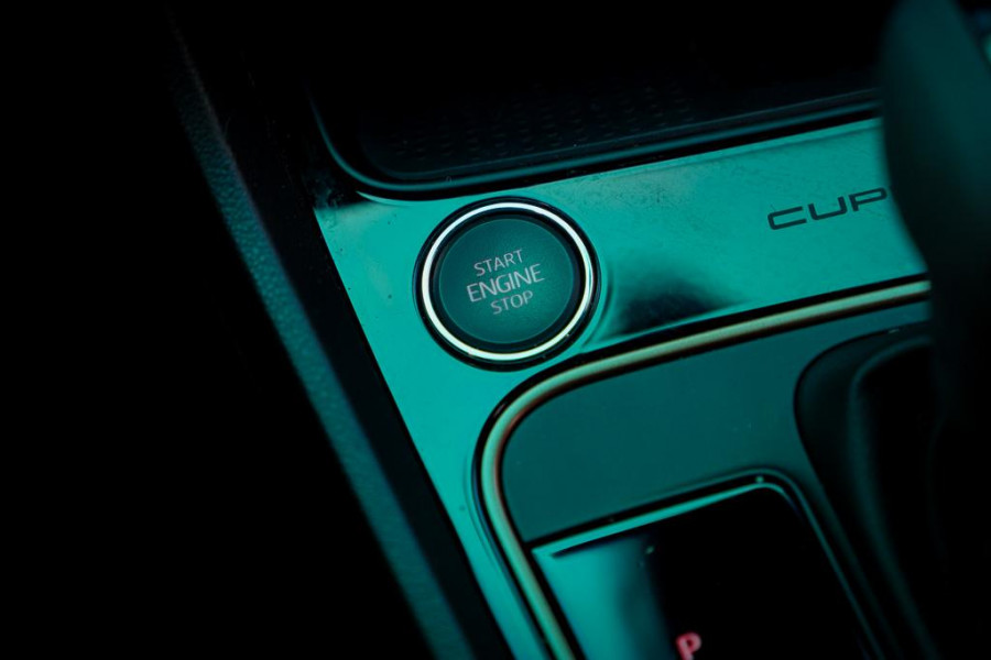 Seat León ST 2.0 TSI 4DRIVE CUPRA R Ultimate Edition / Pano / Carplay