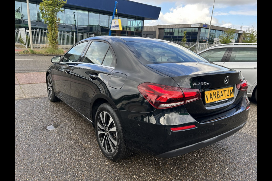 Mercedes-Benz A-Klasse 250 e Business Line
