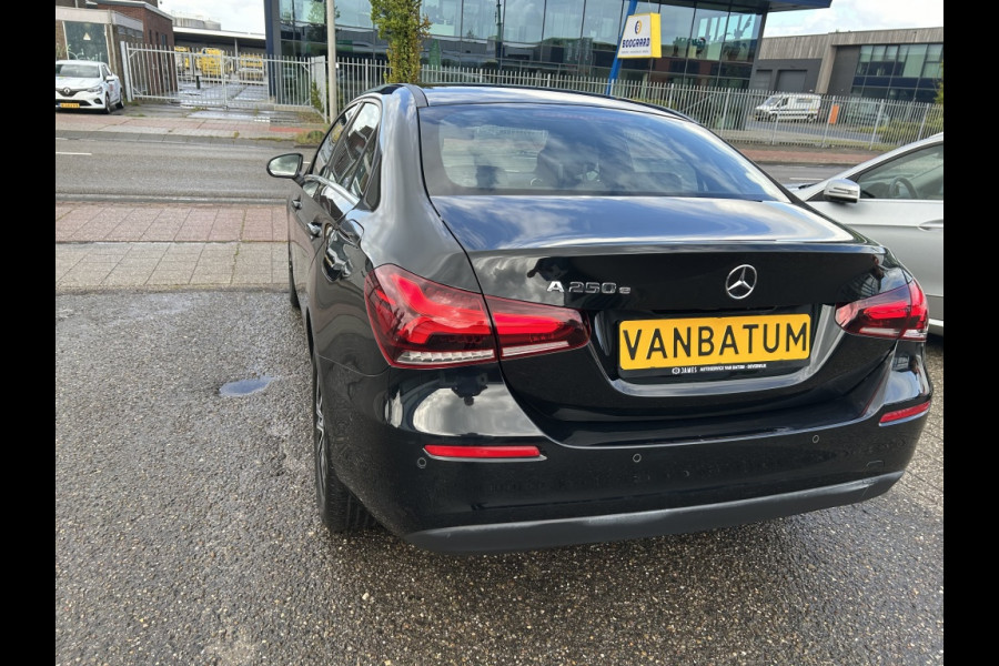 Mercedes-Benz A-Klasse 250 e Business Line