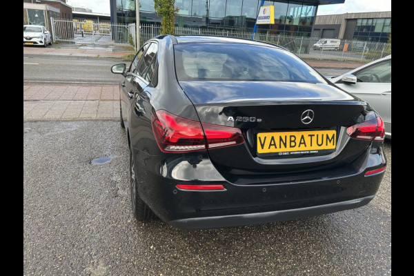 Mercedes-Benz A-Klasse 250 e Business Line