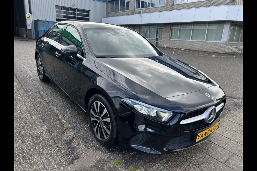 Mercedes-Benz A-Klasse 250 e Business Line