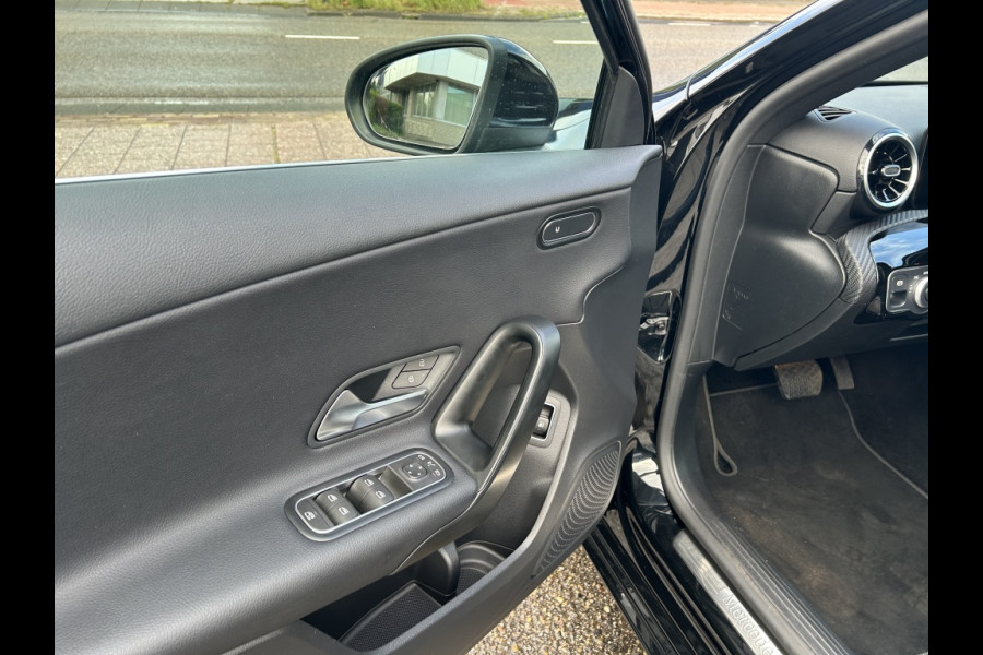 Mercedes-Benz A-Klasse 250 e Business Line