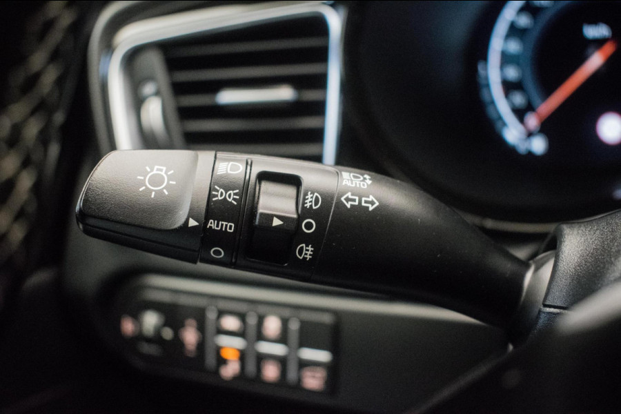 Kia ProCeed 1.0 T-GDI GT-PlusLine [ JBL Memory Digital Dash Keyless Alcantara Camera Carplay El Klep Dodehoek Assist ]