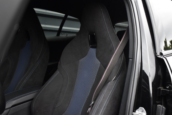 BMW 1 Serie 118i High Executive M Sport | M Sportstoelen | 18'' Velgen | Stoel + Stuurverwarming | Sfeerverlichting |