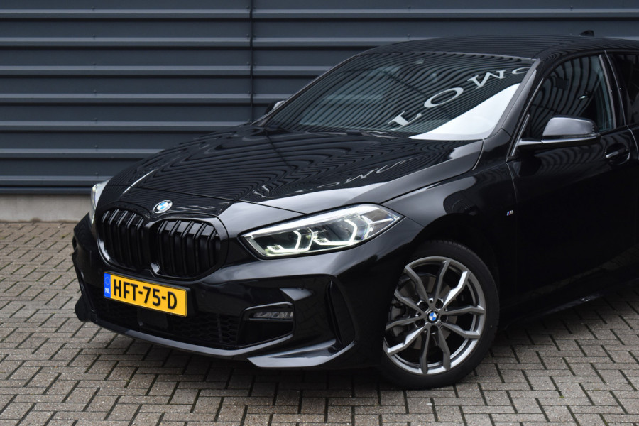 BMW 1 Serie 118i High Executive M Sport | M Sportstoelen | 18'' Velgen | Stoel + Stuurverwarming | Sfeerverlichting |