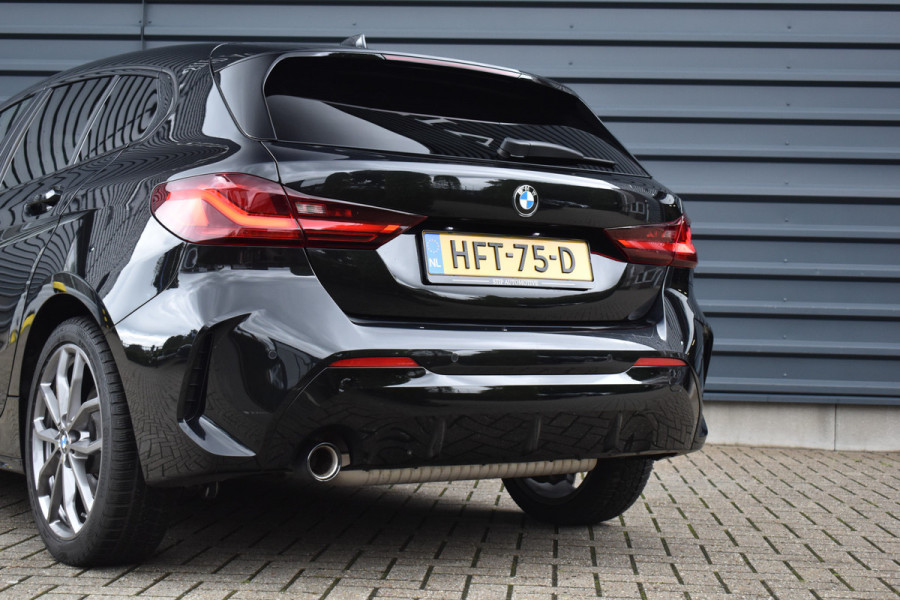 BMW 1 Serie 118i High Executive M Sport | M Sportstoelen | 18'' Velgen | Stoel + Stuurverwarming | Sfeerverlichting |