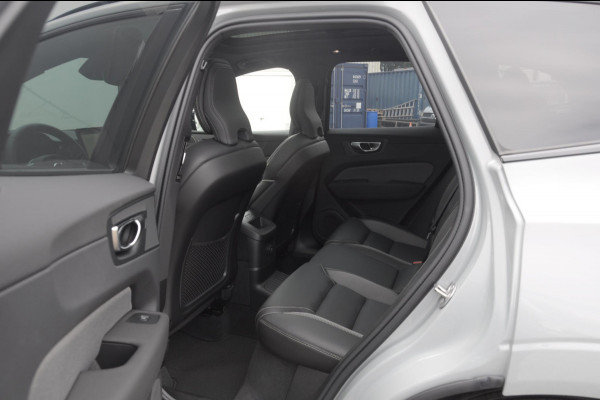 Volvo XC60 T6 350PK Facelift AWD Plus Black Edition Apple Carplay / Adaptive cruise control / Panorama dak / Sportstoelen / Elektrisch bedienbare bestuurderstoel met geheugen / Keyless Entry / Elektrische achterklep