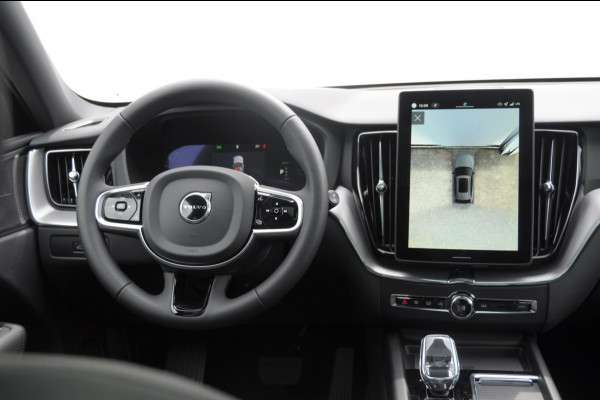 Volvo XC60 T6 350PK Facelift AWD Plus Black Edition Apple Carplay / Adaptive cruise control / Panorama dak / Sportstoelen / Elektrisch bedienbare bestuurderstoel met geheugen / Keyless Entry / Elektrische achterklep