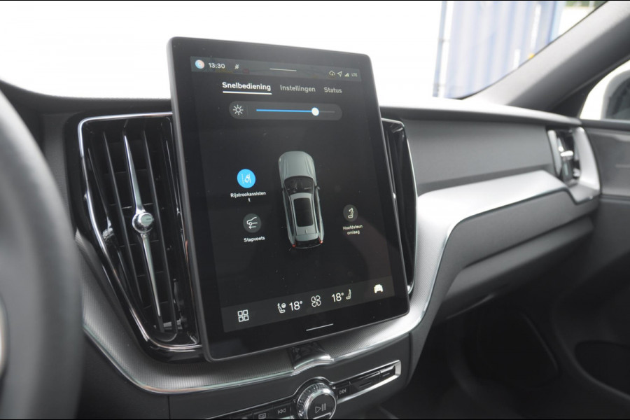 Volvo XC60 T6 350PK Facelift AWD Plus Black Edition Apple Carplay / Adaptive cruise control / Panorama dak / Sportstoelen / Elektrisch bedienbare bestuurderstoel met geheugen / Keyless Entry / Elektrische achterklep