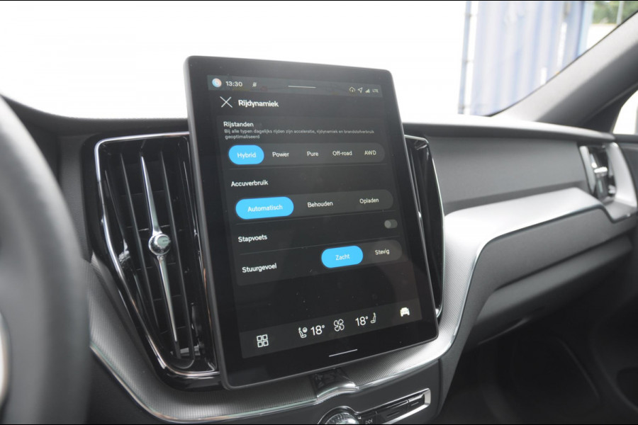 Volvo XC60 T6 350PK Facelift AWD Plus Black Edition Apple Carplay / Adaptive cruise control / Panorama dak / Sportstoelen / Elektrisch bedienbare bestuurderstoel met geheugen / Keyless Entry / Elektrische achterklep