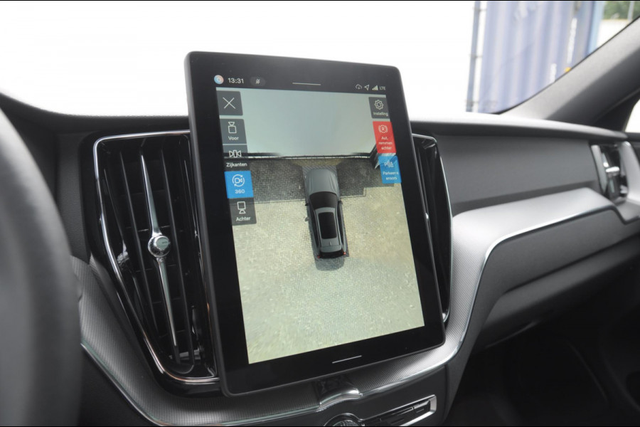Volvo XC60 T6 350PK Facelift AWD Plus Black Edition Apple Carplay / Adaptive cruise control / Panorama dak / Sportstoelen / Elektrisch bedienbare bestuurderstoel met geheugen / Keyless Entry / Elektrische achterklep