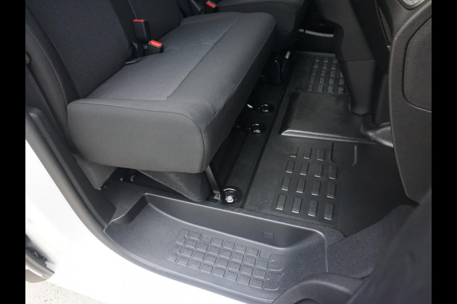 Peugeot e-Expert L2 75 kWh | 8 jaar garantie | Navi incl. Apple Carplay | camera | parkeersensoren voor & achter | dodehoekwaarschuwing | rijklaarprijs