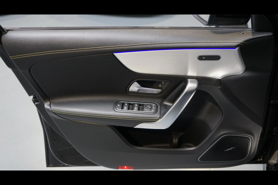 Mercedes-Benz A-Klasse A250 AMG Edition 1 AUTOMAAT-AMBIANCE-BURMESTER-CAMERA-KEYLESS-MBUX-MULTIBEAM-NAVIGATIE