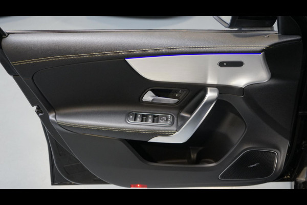 Mercedes-Benz A-Klasse A250 AMG Edition 1 AUTOMAAT-AMBIANCE-BURMESTER-CAMERA-KEYLESS-MBUX-MULTIBEAM-NAVIGATIE