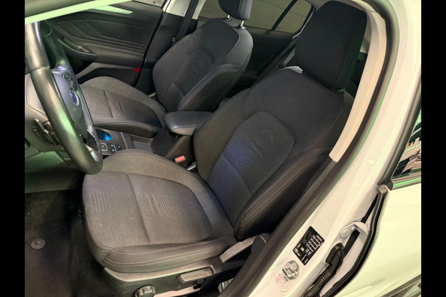 Ford Focus 1.0 ECOBOOST ACTIVE AUTOMAAT NAVI/DAB/CARPLAY/ECC/PDC/CRUISE///