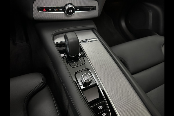 Volvo XC90 T8 R 455pk Long Range AWD Plus Dark | Luchtvering | Panorama | 360 Camera | Trekhaak | Pilot-Assist | ACC | Leder | Memory | Harman-Kardon | BLIS | Sportstoelen | Stoelverwarming V+A | Suurverwarming | Keyless-Entry | Standkachel | Full-LED | Zonwering | Getint Glas | Black-Optic | Draadloos Laden | Carplay |