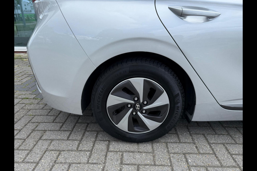 Hyundai IONIQ 1.6 GDi i-Motion - Automaat - Camera - Media - Parkeerhulp