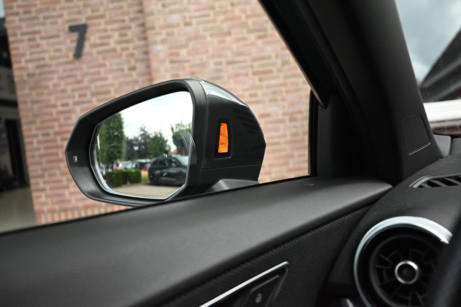 Audi Q2 35 TFSI S Edition 150 PK Aut. 3x S-Line Adaptive Virtual Camera Side-Assist 18''