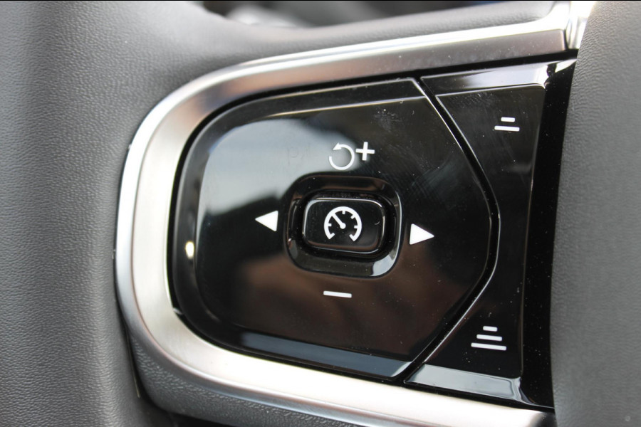Volvo XC60 T8 455pk Autm. Plug-in hybrid AWD Plus Dark Long Range / Panoramisch schuif-kanteldak / lederen bekleding / 360 graden camera / 20" lichtmetalen velgen