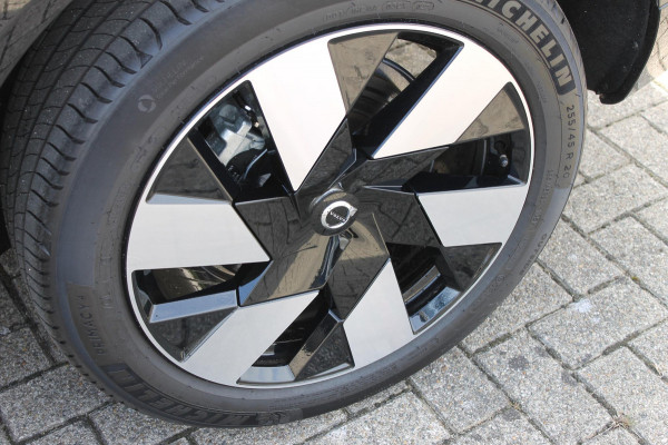 Volvo XC60 T8 455pk Autm. Plug-in hybrid AWD Plus Dark Long Range / Panoramisch schuif-kanteldak / lederen bekleding / 360 graden camera / 20" lichtmetalen velgen