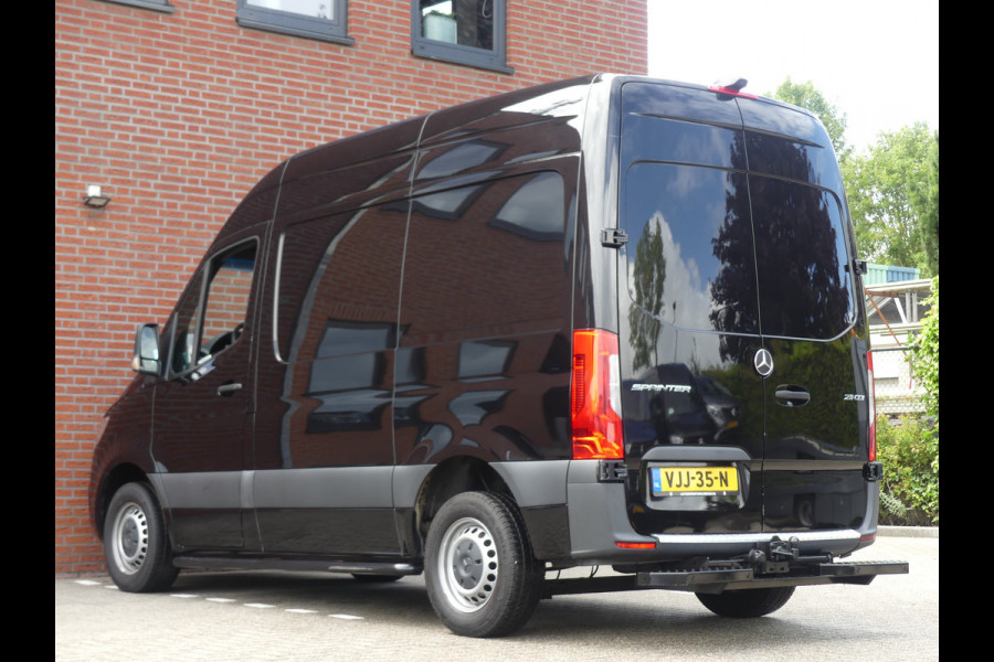 Mercedes-Benz Sprinter 211 CDI L1H2 Trekhaak/Camera/Airco/Leer