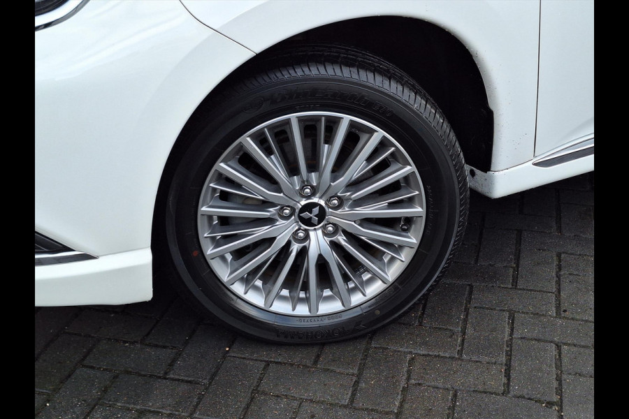 Mitsubishi Outlander 2.4 PHEV 4WD Intense | Leder, Navigatie, Stoelverwarming, Trekhaak