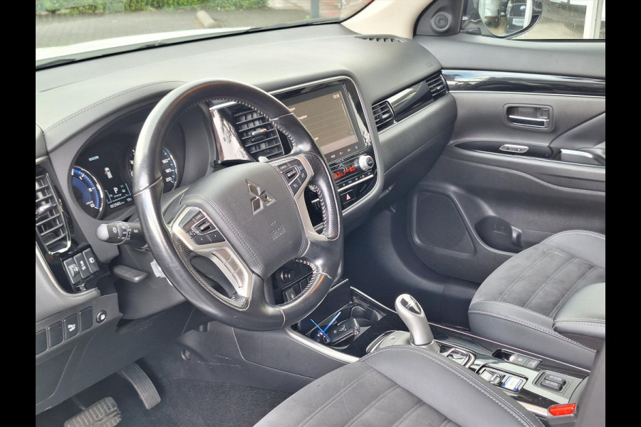 Mitsubishi Outlander 2.4 PHEV 4WD Intense | Leder, Navigatie, Stoelverwarming, Trekhaak