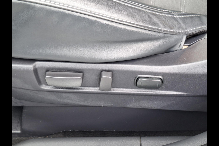 Mitsubishi Outlander 2.4 PHEV 4WD Intense | Leder, Navigatie, Stoelverwarming, Trekhaak
