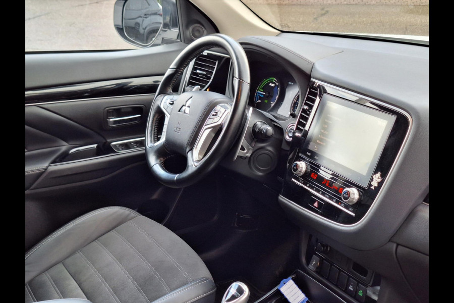 Mitsubishi Outlander 2.4 PHEV 4WD Intense | Leder, Navigatie, Stoelverwarming, Trekhaak