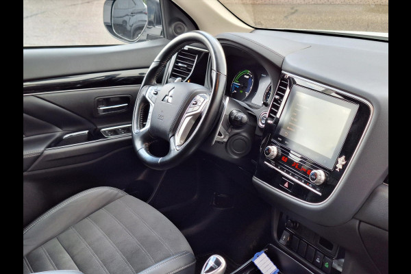 Mitsubishi Outlander 2.4 PHEV 4WD Intense | Leder, Navigatie, Stoelverwarming, Trekhaak