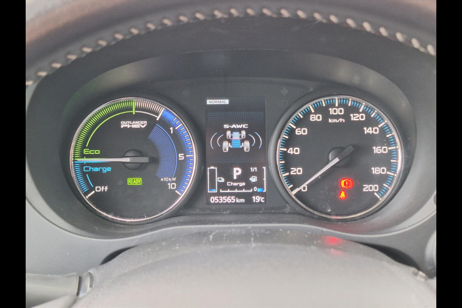 Mitsubishi Outlander 2.4 PHEV 4WD Intense | Leder, Navigatie, Stoelverwarming, Trekhaak