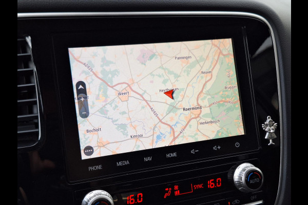 Mitsubishi Outlander 2.4 PHEV 4WD Intense | Leder, Navigatie, Stoelverwarming, Trekhaak