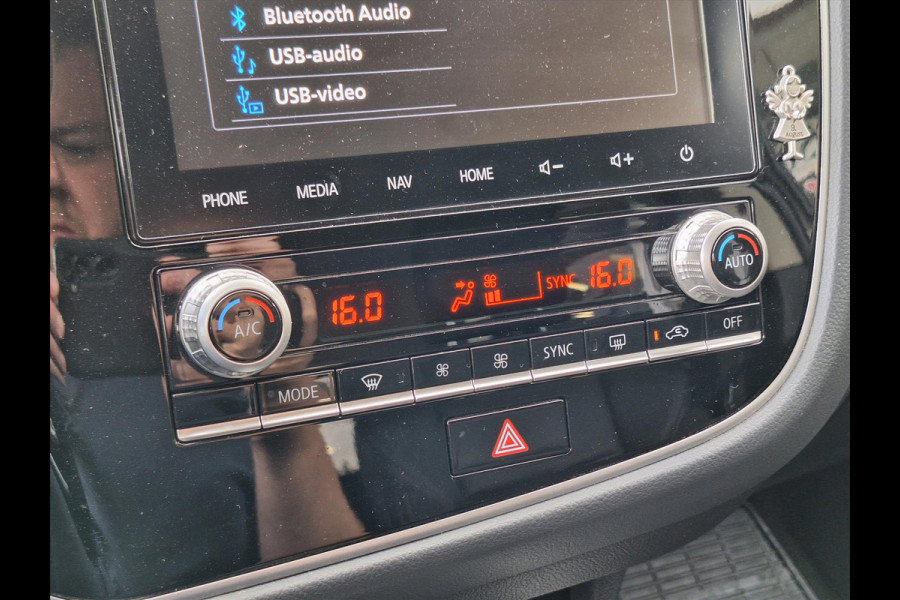 Mitsubishi Outlander 2.4 PHEV 4WD Intense | Leder, Navigatie, Stoelverwarming, Trekhaak