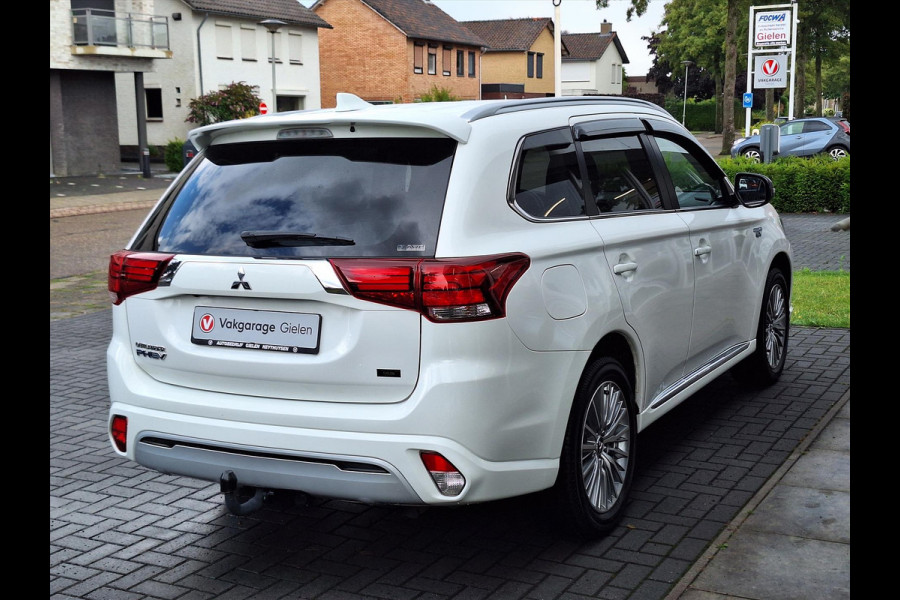 Mitsubishi Outlander 2.4 PHEV 4WD Intense | Leder, Navigatie, Stoelverwarming, Trekhaak