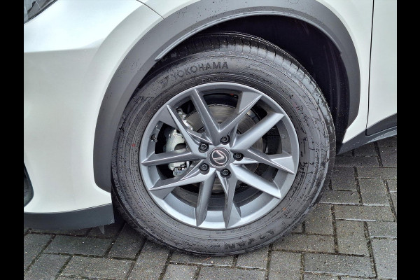 Lexus LBX 1.5 Comfort & Safety Pack | Dodehoekherkenning, Parkeersensoren, Keyless, Stoelverwarming