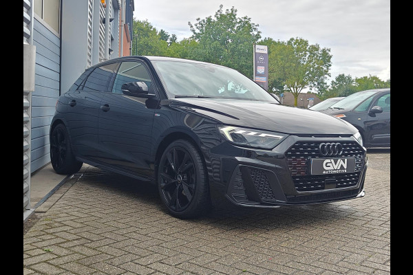 Audi A1 30 TFSI S edition | 2023 | RS6 velgen | Black on Black | LED Matrix | Keyless | CarPlay | Privacy glass