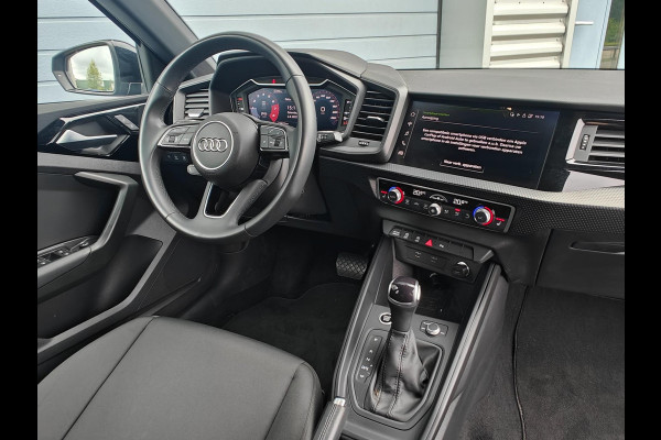 Audi A1 30 TFSI S edition | 2023 | RS6 velgen | Black on Black | LED Matrix | Keyless | CarPlay | Privacy glass